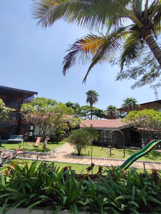 Caves County Resort Malegaon ภายนอก รูปภาพ