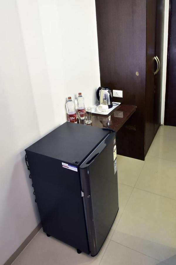 Caves County Resort Malegaon ภายนอก รูปภาพ