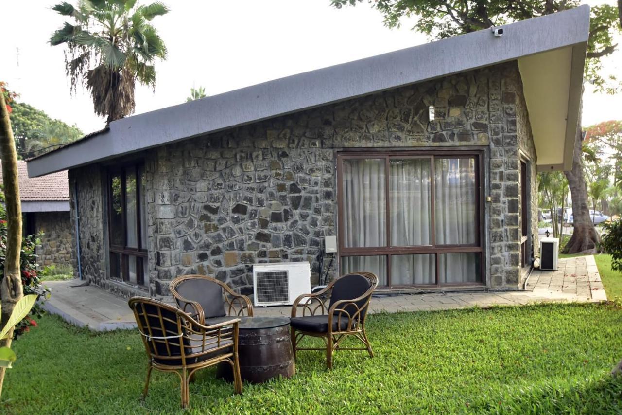 Caves County Resort Malegaon ภายนอก รูปภาพ